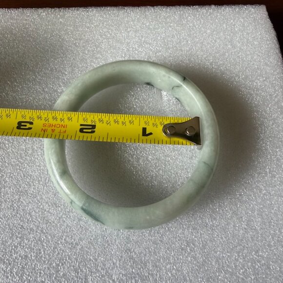 Jade Bangle Bracelet - Picture 2 of 4